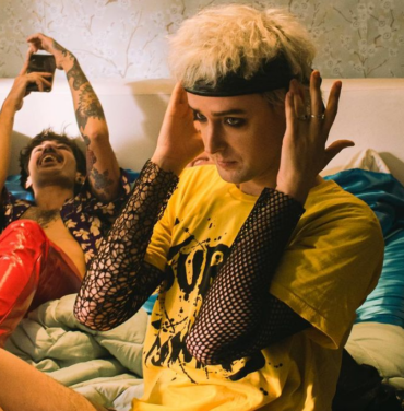 Benito Cerati comparte su nueva canción, “Agujero Negro”