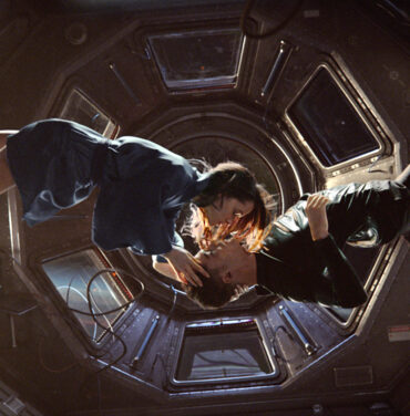 Envía tu carta de amor al espacio con AdoptaUnChico