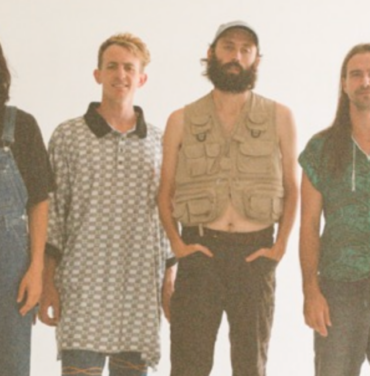 Big Thief publica nuevo sencillo titulado: “Simulation Swarm”