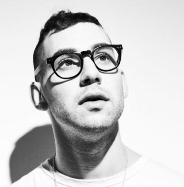 Bleachers anuncia el lanzamiento de su MTV Unplugged