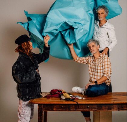 Blonde Redhead comparte single doble