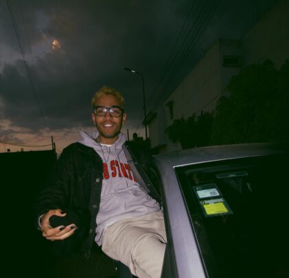 Blue Saint Pablo sorprende con “Solo Me Dice Que Me Quiere Cuando Toma”