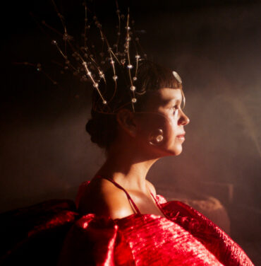 Bomba Estéreo participa en el cortometraje 'Tierra' de Fana Adjani