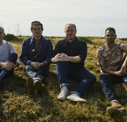 Bombay Bicycle Club comparte “Eat, Sleep, Wake”