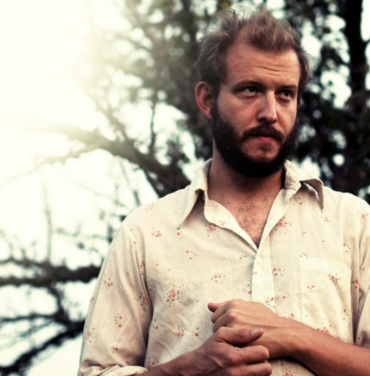 Bon Iver regresa con dos nuevas canciones