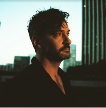 Bonobo estrena visual para “Shadows” ft. Jordan Rakei