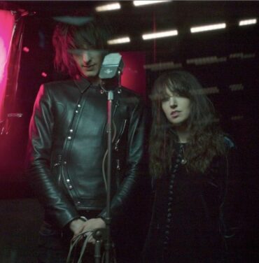 Cat’s Eyes comparte 