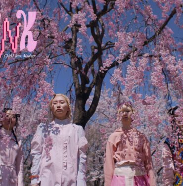 CHAI estrena el videoclip oficial para “IN PINK” junto a Mndsgn