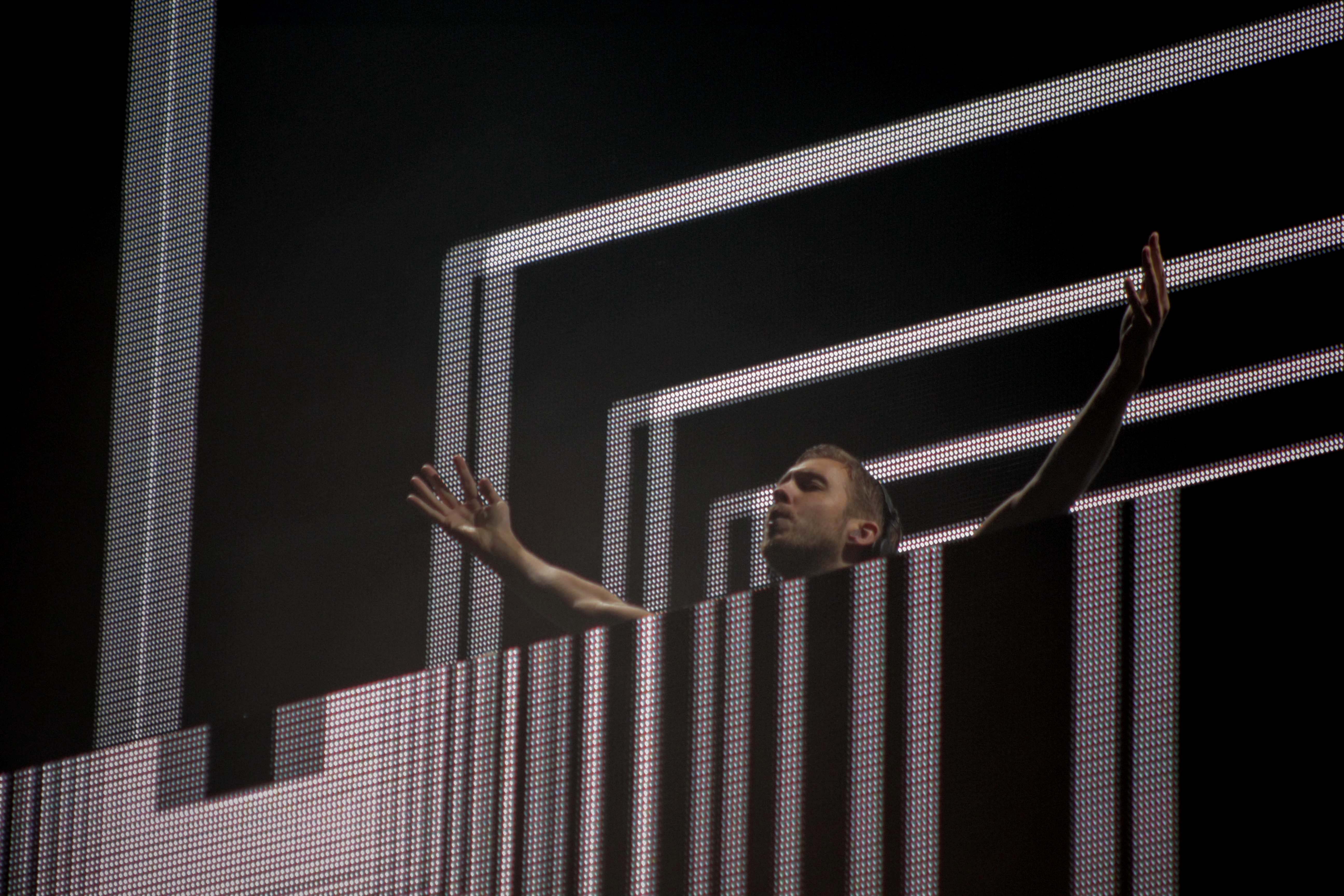 Calvin Harris: único y peculiar tras la consola