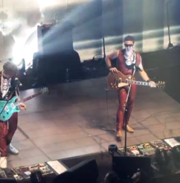 Illya Kuryaki and The Valderramas con video