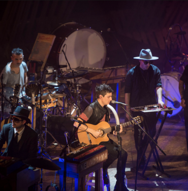 Kinky Unplugged en el Teatro Metropólitan