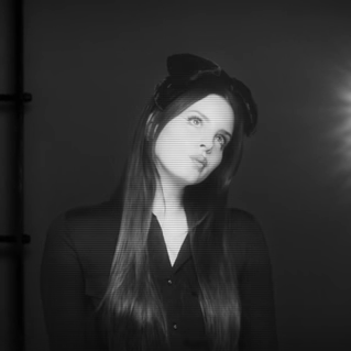Lana Del Rey confirma nuevo disco con un peculiar video