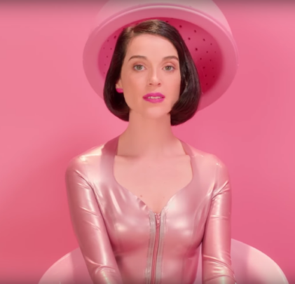St. Vincent presentó nuevos temas de 'MASSEDUCTION'