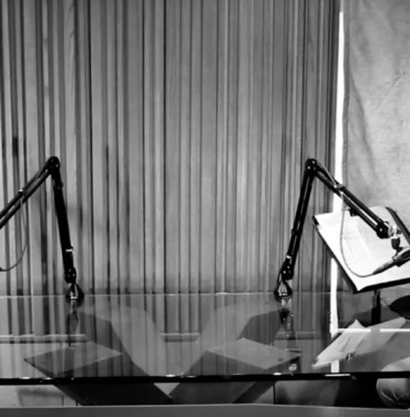 Mira a Lars Ulrich entrevistar a James Murphy