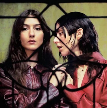 Caroline Polachek y Weyes Blood se unen en “Butterfly Net”