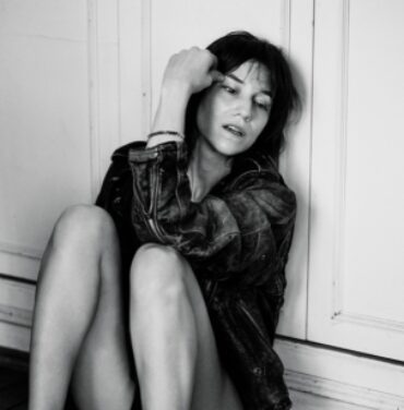 Charlotte Gainsbourg lanza video para 