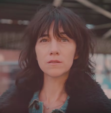 Charlotte Gainsbourg comparte el clip 
