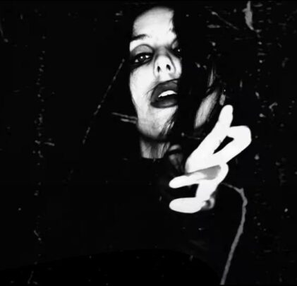 Chelsea Wolfe colabora con Jesse Draxler para “Valerian”