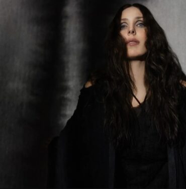 Chelsea Wolfe anuncia ‘Undone’ y comparte “Tunnel Lights (††† Remix)”