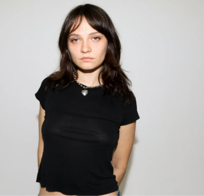 Cherry Glazerr estrena “Soft Like a Flower” y anuncia disco