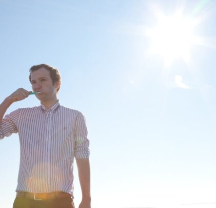 Escucha completo el nuevo disco de Baio