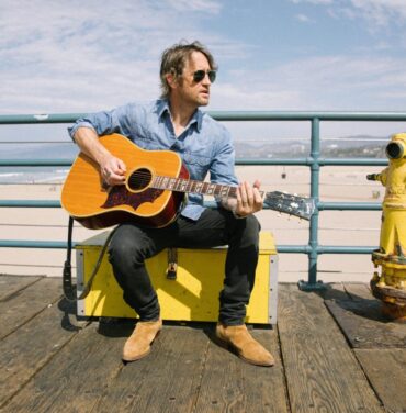 Chris Shiflett de Foo Fighters estrena canción como solista