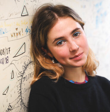 Clairo comparte cover de “You've Got A Friend” de Carole King