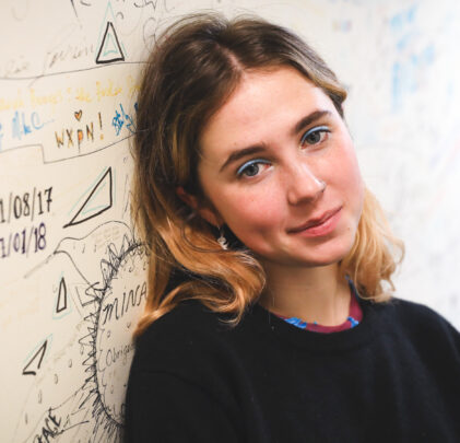 Clairo comparte cover de “You've Got A Friend” de Carole King