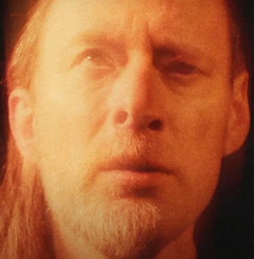 Acompañado por Thom Yorke, Clark estrena el video de “Medicine”