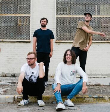 Cloud Nothings lanza LP deluxe de aniversario