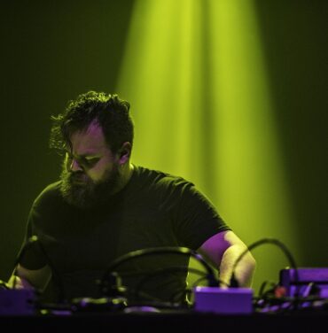 Com Truise, CLARK y El Día en SALA Corona