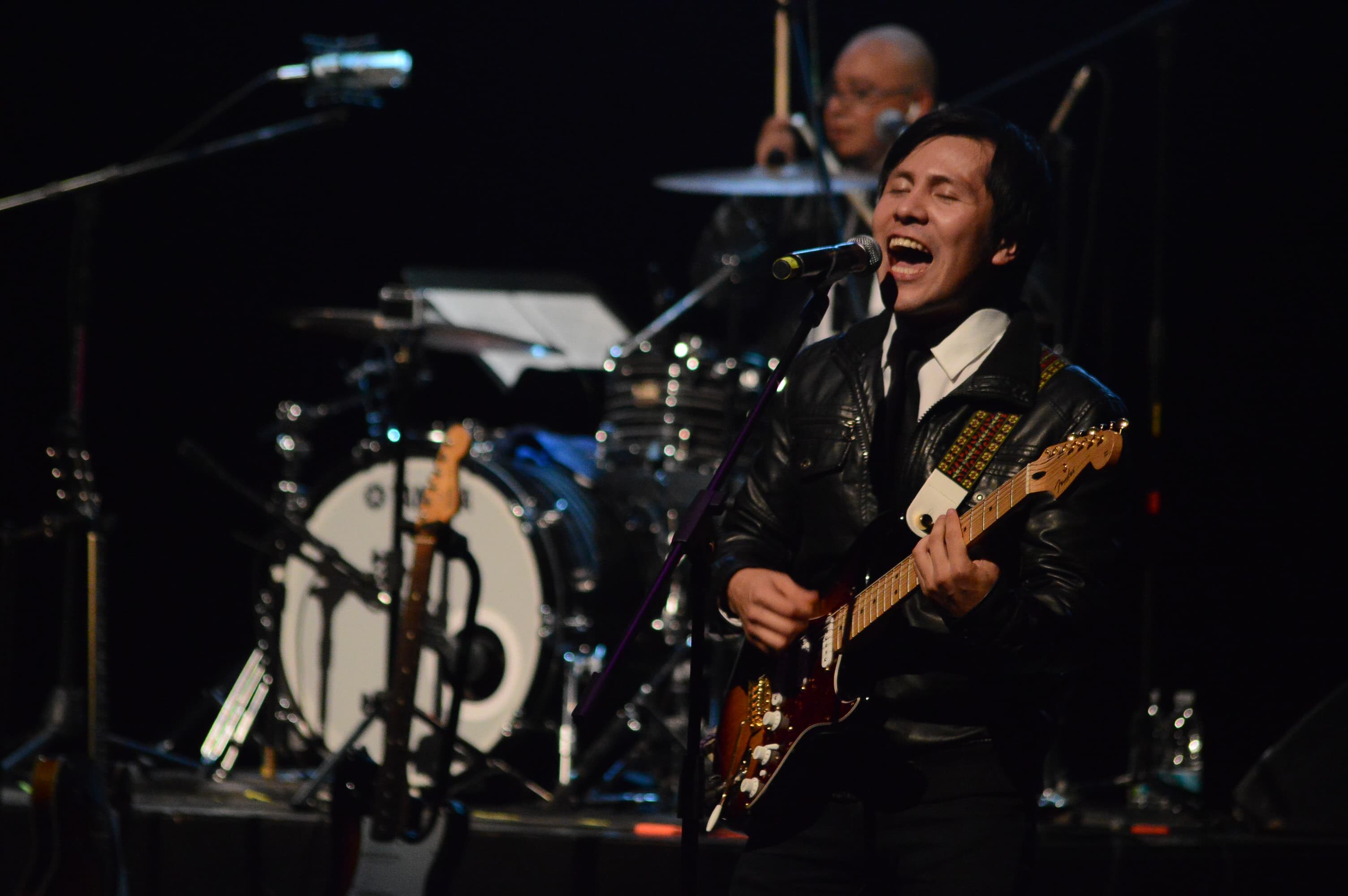 Glamouroso rock en el Teatro de la Ciudad