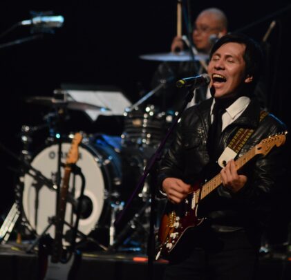 Glamouroso rock en el Teatro de la Ciudad