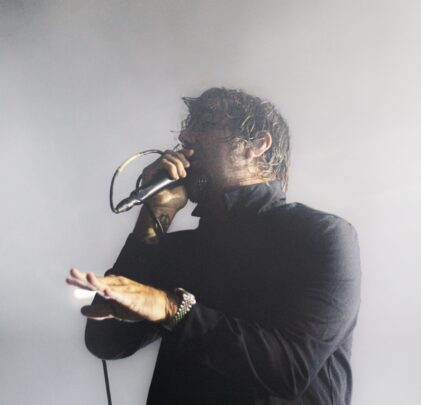 Crosses ††† en el Pabellón Oeste del Palacio de los Deportes