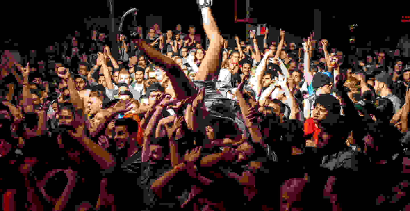 ¿Ya no habrá moshing ni crowdsurfing en los conciertos?