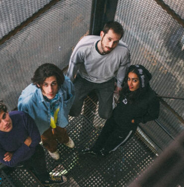 Escucha “Balloon” y “BNR”, lo nuevo de Crumb