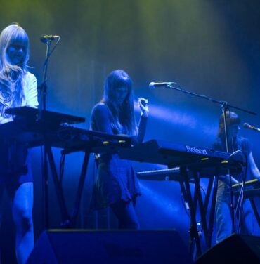 Au Revoir Simone: Elegancia femenina en forma de sintetizadores