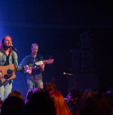 Kevin Drew: Una fiesta entre amigos