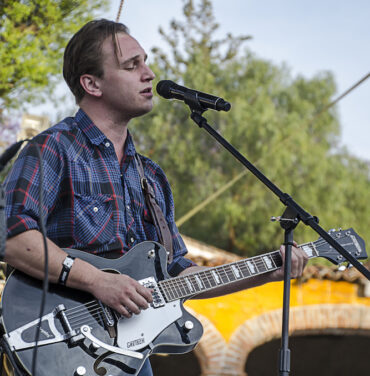 Día 1: Cadenciosos bailes bajo el sol