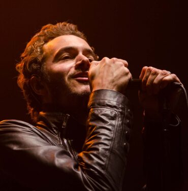 Editors y el tangible peso del amor