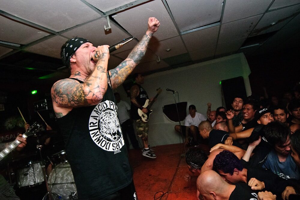 Agnostic Front: Compórtate a la altura