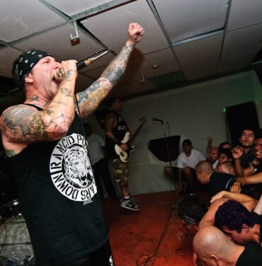 Agnostic Front: Compórtate a la altura