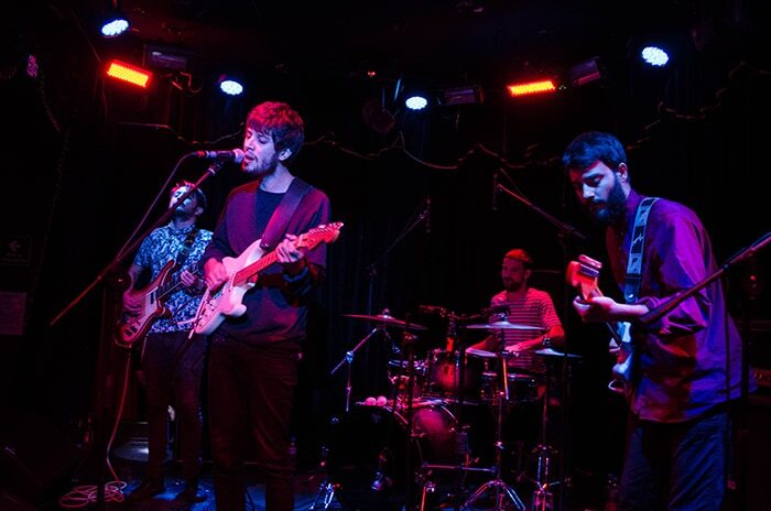 Eagles of Death Metal: El vuelo del águila