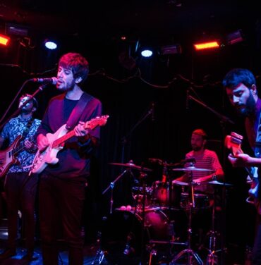 Eagles of Death Metal: El vuelo del águila