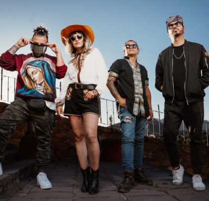 Da Crewmbia presenta “Virgen de los dolores” con Agrupación Cariño 