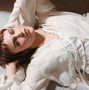 Dana Gavanski anuncia álbum y estrena “How To Feel Uncomfortable”