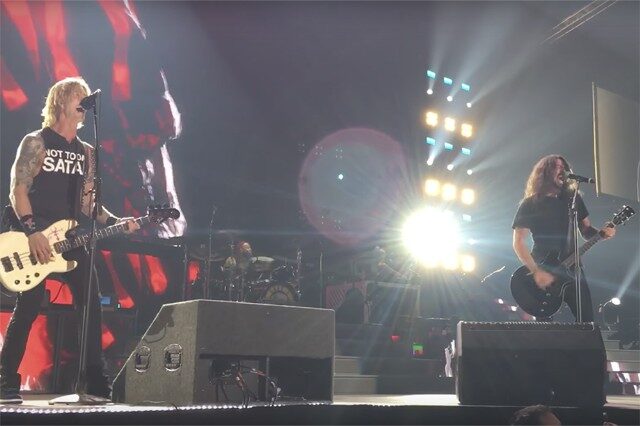 Mira a Dave Grohl en vivo junto a Guns N' Roses
