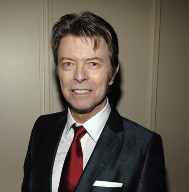 David Bowie y más en el musical de Bob Esponja
