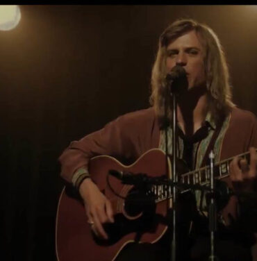 Mira aquí el trailer de 'Stardust', la biopic de David Bowie