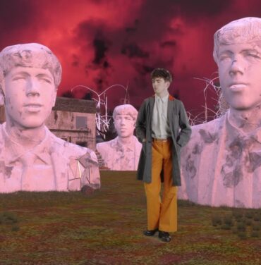 Declan McKenna comparte el lyric video de “Rapture”